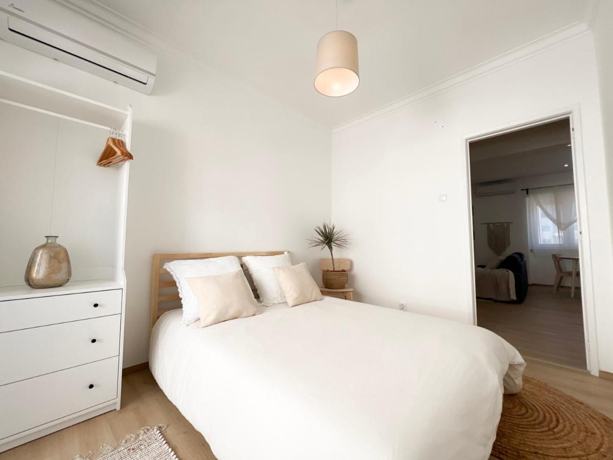 Capitao Ribeiro Surf House Apartman Costa de Caparica Kültér fotó