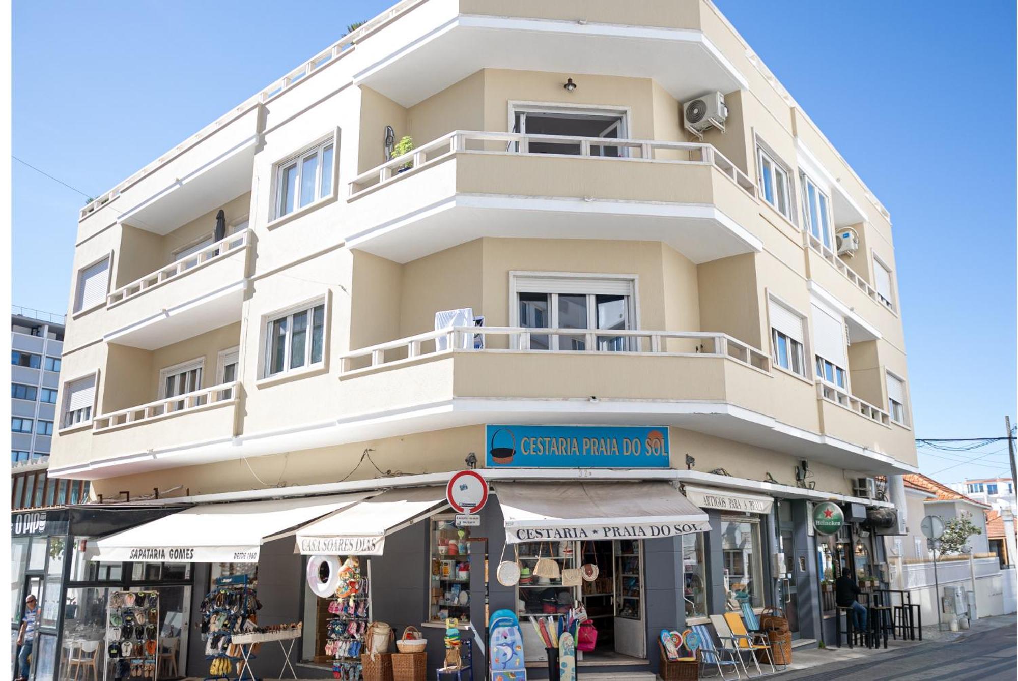 Capitao Ribeiro Surf House Apartman Costa de Caparica Kültér fotó
